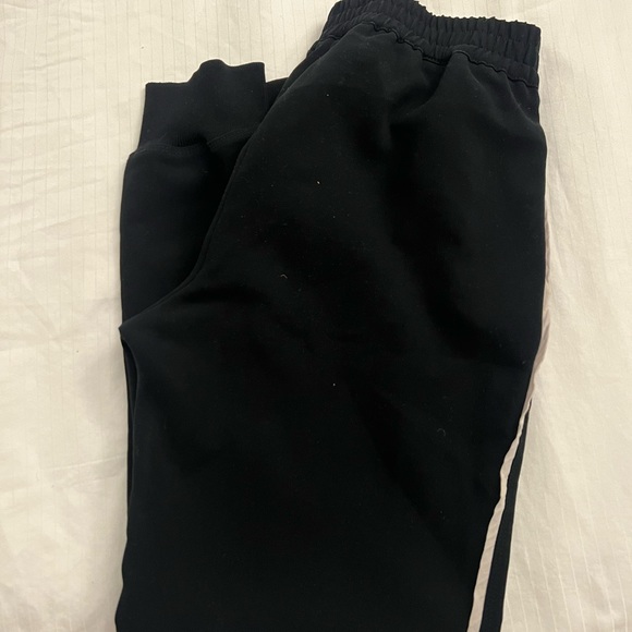 Moving out sale - Aritzia Buffon Pants - avail until 11/15 - Picture 3 of 3